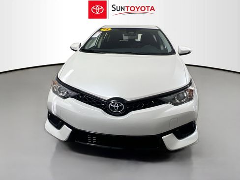 Used 2018 Toyota Corolla iM image 10