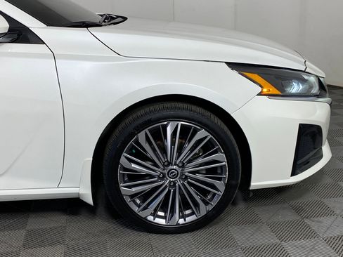 Used 2023 Nissan Altima 2.5 SL image 11