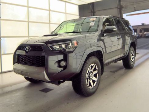 Used 2019 Toyota 4Runner TRD Off-Road Premium AWD/4WD image 2