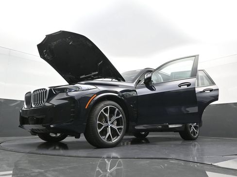 New 2026 BMW X5 xDrive50e w/ M Sport Package AWD/4WD image 40