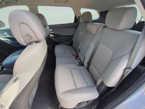 Used 2017 Hyundai Santa Fe SE w/ Cargo Package AWD/4WD image 10