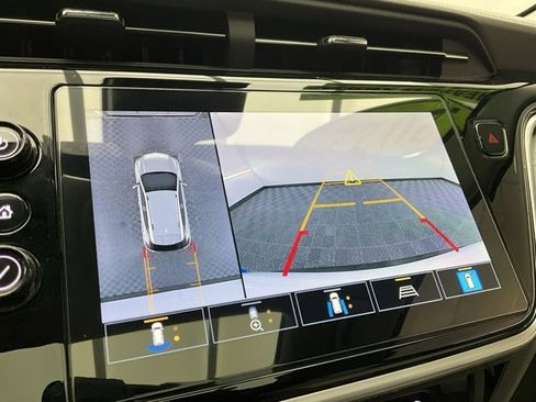 Used 2022 Chevrolet Bolt EUV Premier w/ Sun & Sound Package image 5