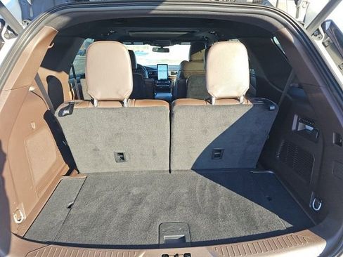 Used 2024 Ford Explorer King Ranch w/ Technology Package image 9