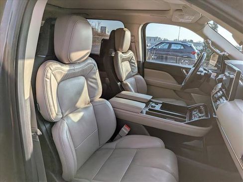 Used 2022 Lincoln Navigator L Reserve image 13