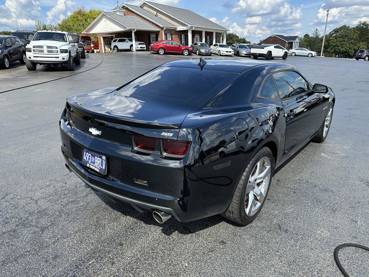 Used 2010 Chevrolet Camaro SS w/ White Stripe Package RWD image 4