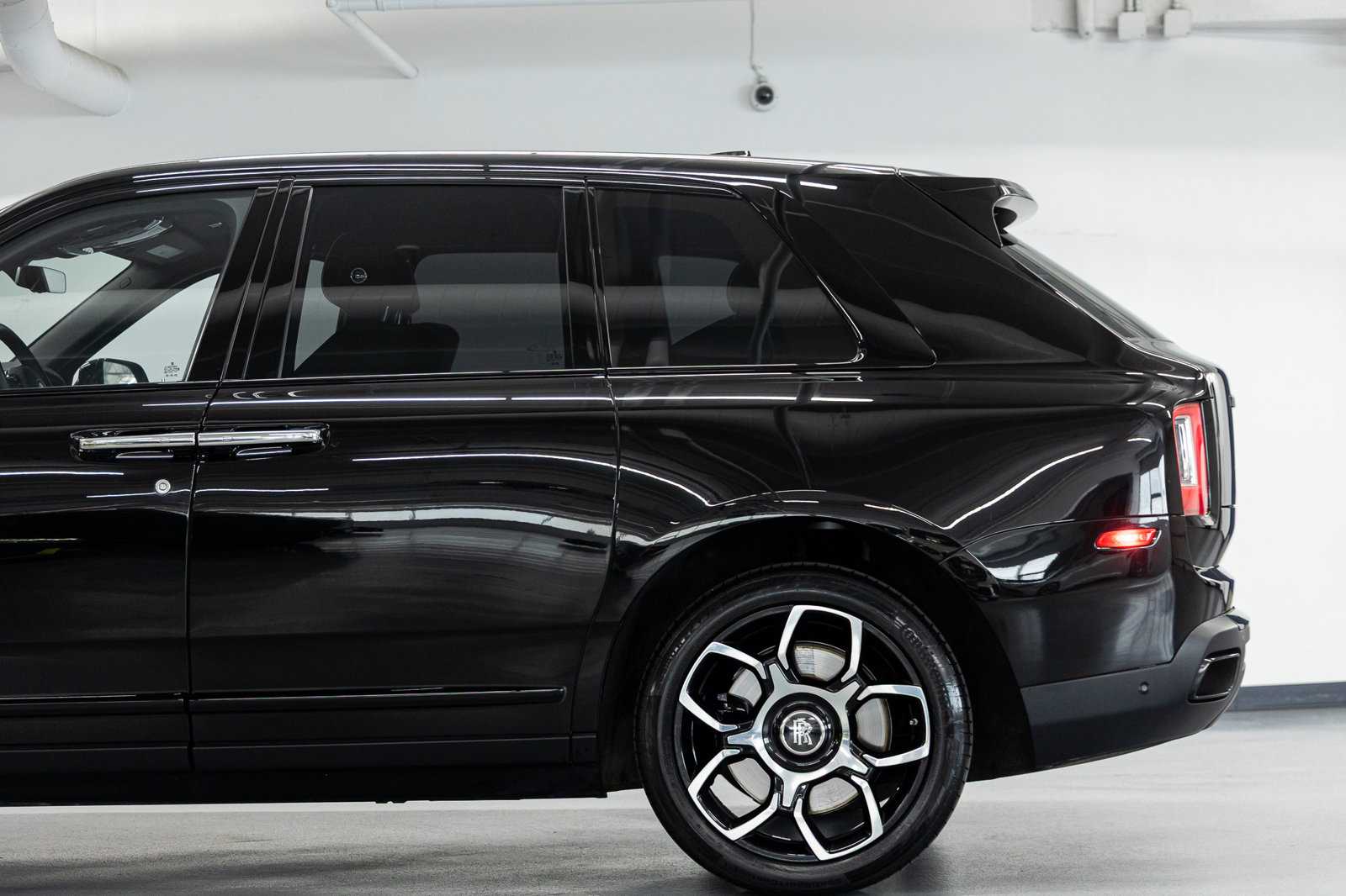 Certified 2024 Rolls-Royce Cullinan Black Badge w/ Driver's Package AWD/4WD image 16