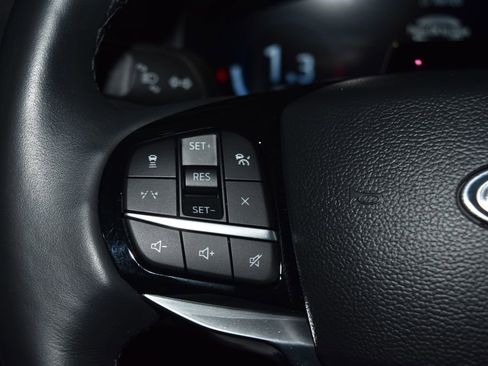 Used 2025 Ford Explorer Platinum w/ LUX Leather Package image 9