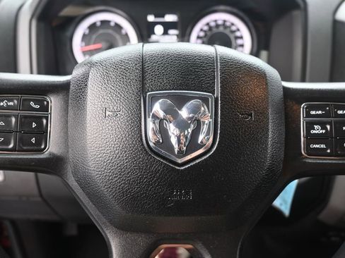 Used 2018 RAM 1500 Express w/ Express Value Package AWD/4WD image 9