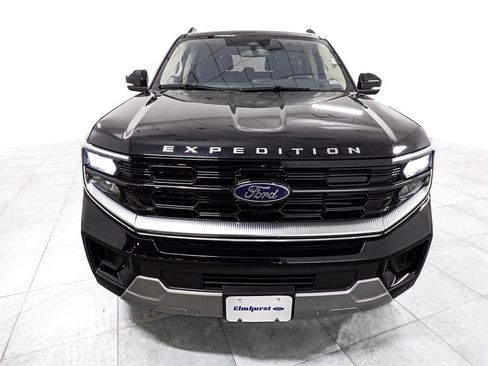 Certified 2025 Ford Expedition Platinum AWD/4WD image 3