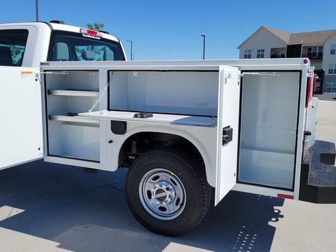 New 2026 Ford F250 XL w/ XL Chrome Package image 11