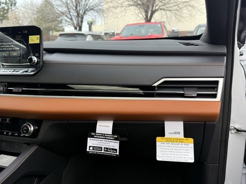 Used 2025 Mitsubishi Outlander SEL image 29