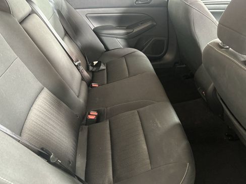Used 2025 Nissan Altima 2.5 SV FWD image 24