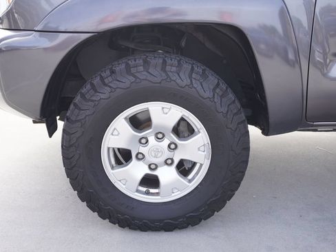 Used 2014 Toyota Tacoma PreRunner w/ TRD Off-Road Package RWD image 20