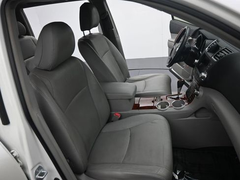 Used 2012 Toyota Highlander Limited image 12