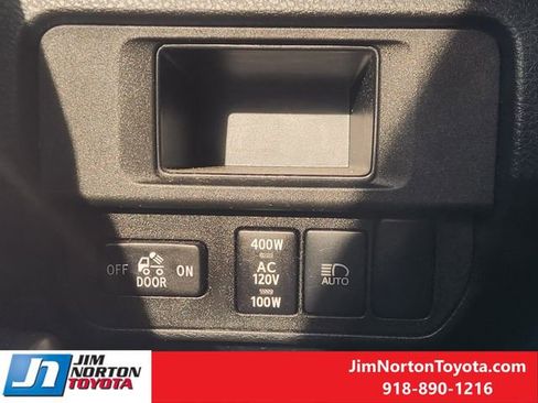 Used 2018 Toyota Tacoma Limited image 24