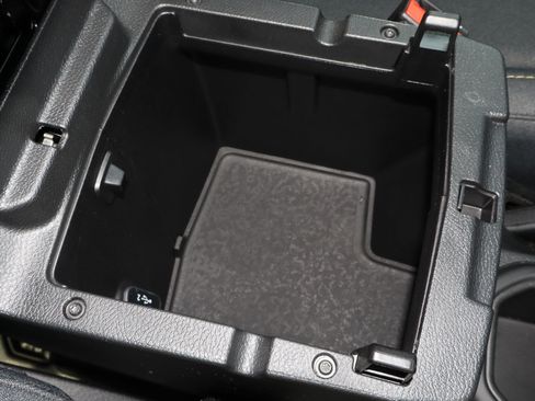 Used 2025 Jeep Wrangler Unlimited Sahara AWD/4WD image 28