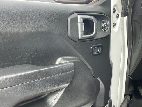 Certified 2022 Jeep Wrangler Sport AWD/4WD image 20