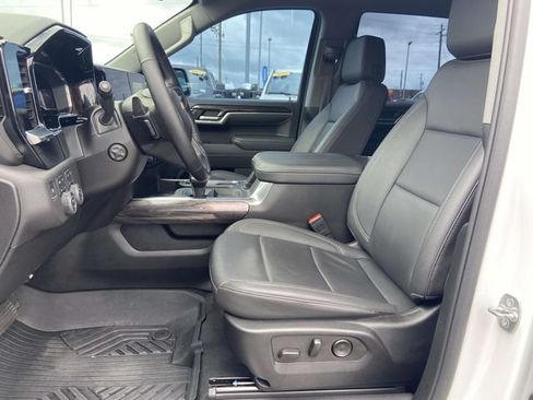 Used 2025 Chevrolet Silverado 1500 LTZ AWD/4WD image 15