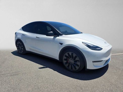 Used 2022 Tesla Model Y Performance AWD/4WD image 7