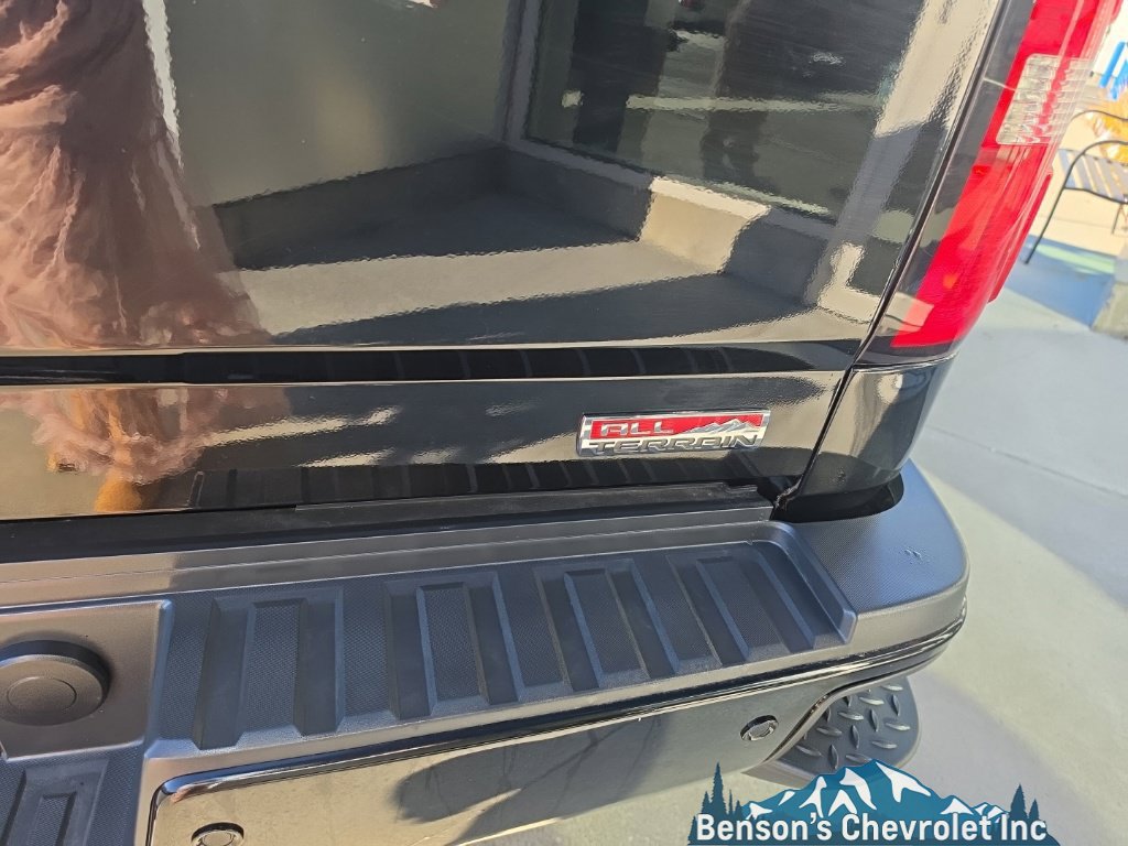 Used 2018 GMC Sierra 2500 SLT w/ All Terrain HD Package AWD/4WD image 11