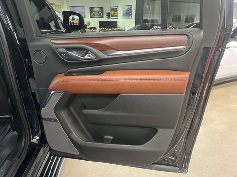 Used 2023 GMC Yukon XL Denali Ultimate AWD/4WD image 44