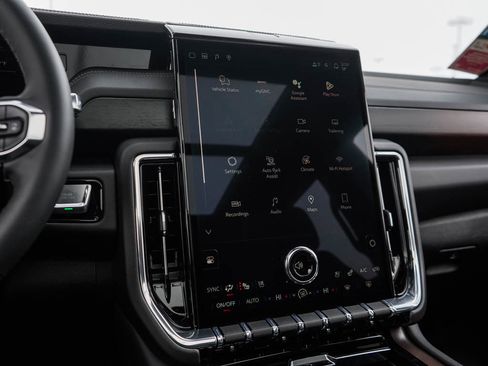 New 2026 GMC Yukon XL Denali w/ Denali Reserve Package AWD/4WD image 26