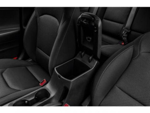 Used 2018 Hyundai Elantra GT image 15