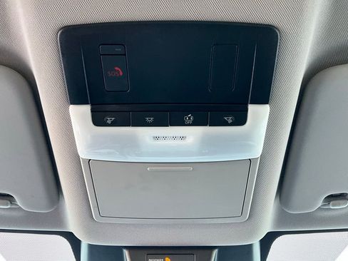 Used 2025 Nissan Rogue SV image 17