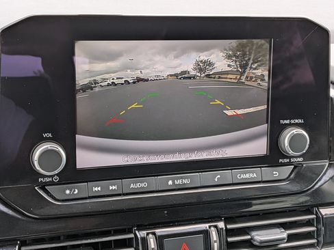 Used 2024 Nissan Pathfinder SV FWD image 23