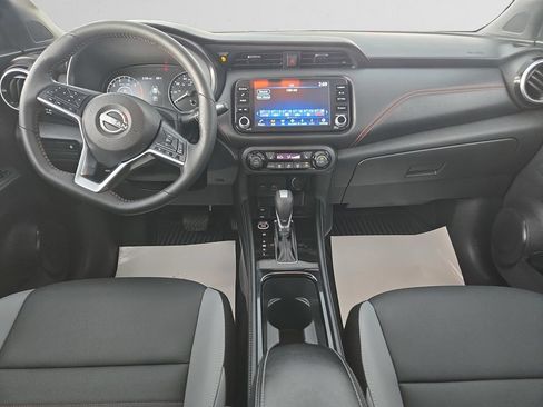 Used 2023 Nissan Kicks SR w/ SR Premium Package FWD image 11