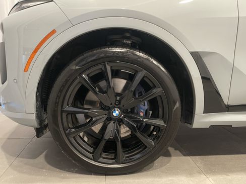 Used 2023 BMW X7 xDrive40i w/ M Sport Package image 8