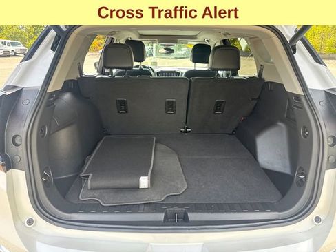 Used 2023 GMC Terrain SLT w/ Infotainment Package II image 12