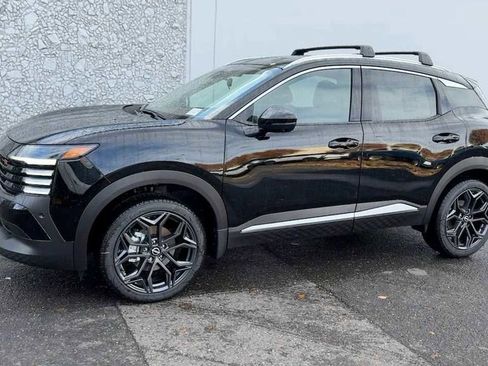 New 2026 Nissan Kicks SR w/ SR Premium Package image 3