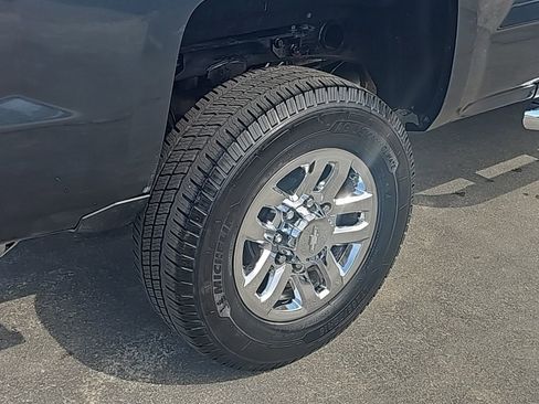 Used 2017 Chevrolet Silverado 2500 LTZ w/ Duramax Plus Package RWD image 9