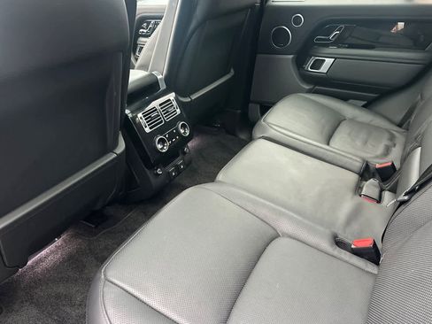 Used 2020 Land Rover Range Rover HSE image 11