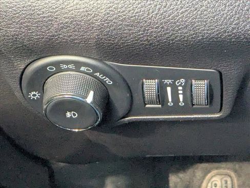 Used 2023 Jeep Compass Trailhawk image 29