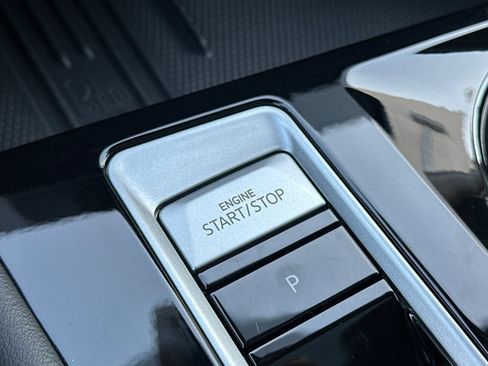 New 2026 Volkswagen Atlas SE image 21