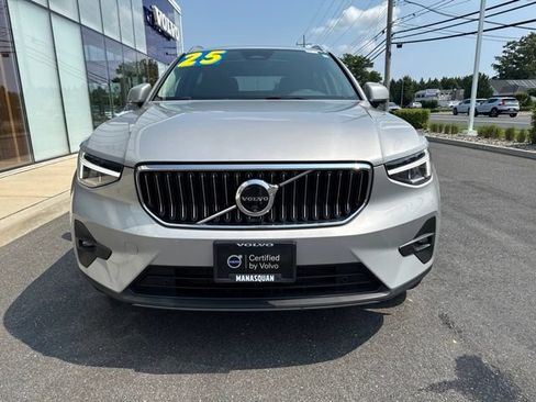 Certified 2025 Volvo XC40 B5 Plus AWD/4WD image 7