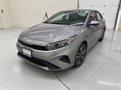 Used 2024 Kia Forte LXS w/ LXS Technology Package FWD image 1
