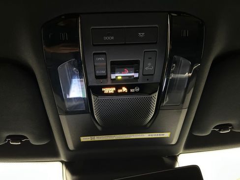 Used 2024 Lexus GX 550 w/ Accessory Package (Z1) AWD/4WD image 29