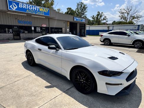 Used 2021 Ford Mustang Premium RWD image 3