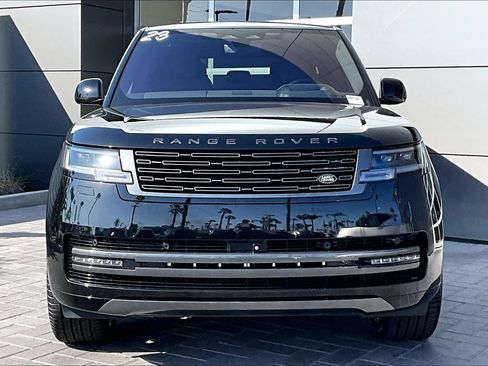 Used 2023 Land Rover Range Rover SE AWD/4WD image 2