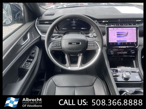 New 2025 Jeep Grand Cherokee Limited w/ Black Appearance Package image 20