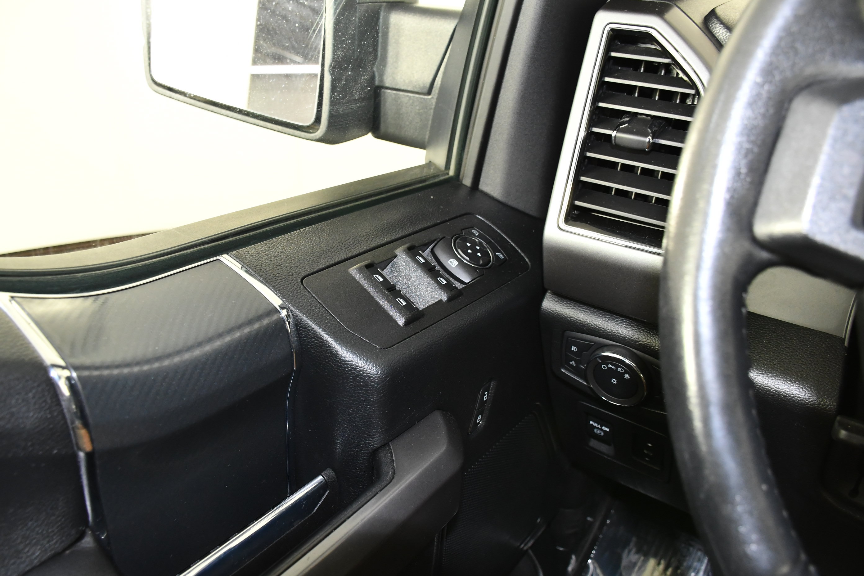 Used 2020 Ford F150 XLT w/ Equipment Group 302A Luxury AWD/4WD image 36