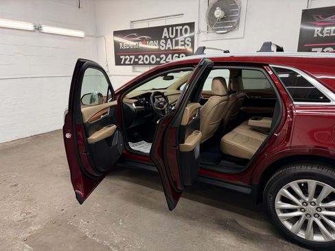 Used 2018 Cadillac XT5 Platinum w/ Driver Assist Package image 10