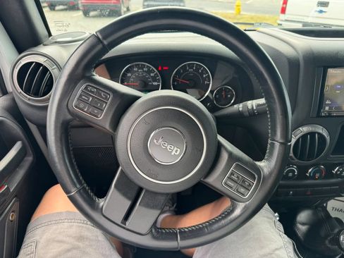 Used 2017 Jeep Wrangler Sport AWD/4WD image 14