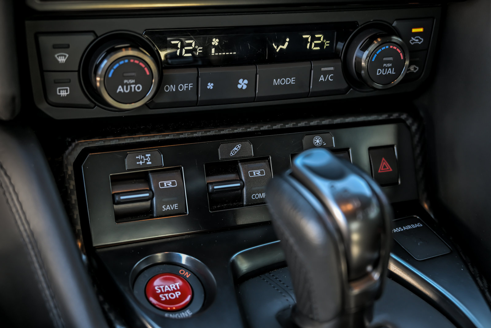Used 2024 Nissan GT-R Premium w/ Premium Interior Package AWD/4WD image 40