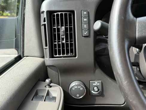 Used 2022 Chevrolet Express 2500 w/ Driver Convenience Package RWD image 19