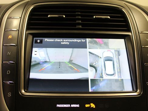 Used 2017 Lincoln MKX Reserve w/ Driver Assistance Package image 15