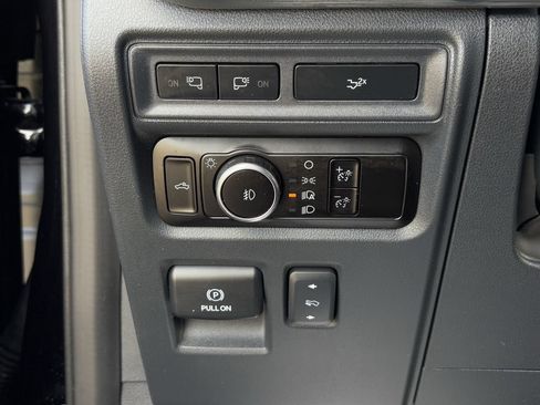 Used 2023 Ford F150 Lariat w/ Equipment Group 502A High AWD/4WD image 22